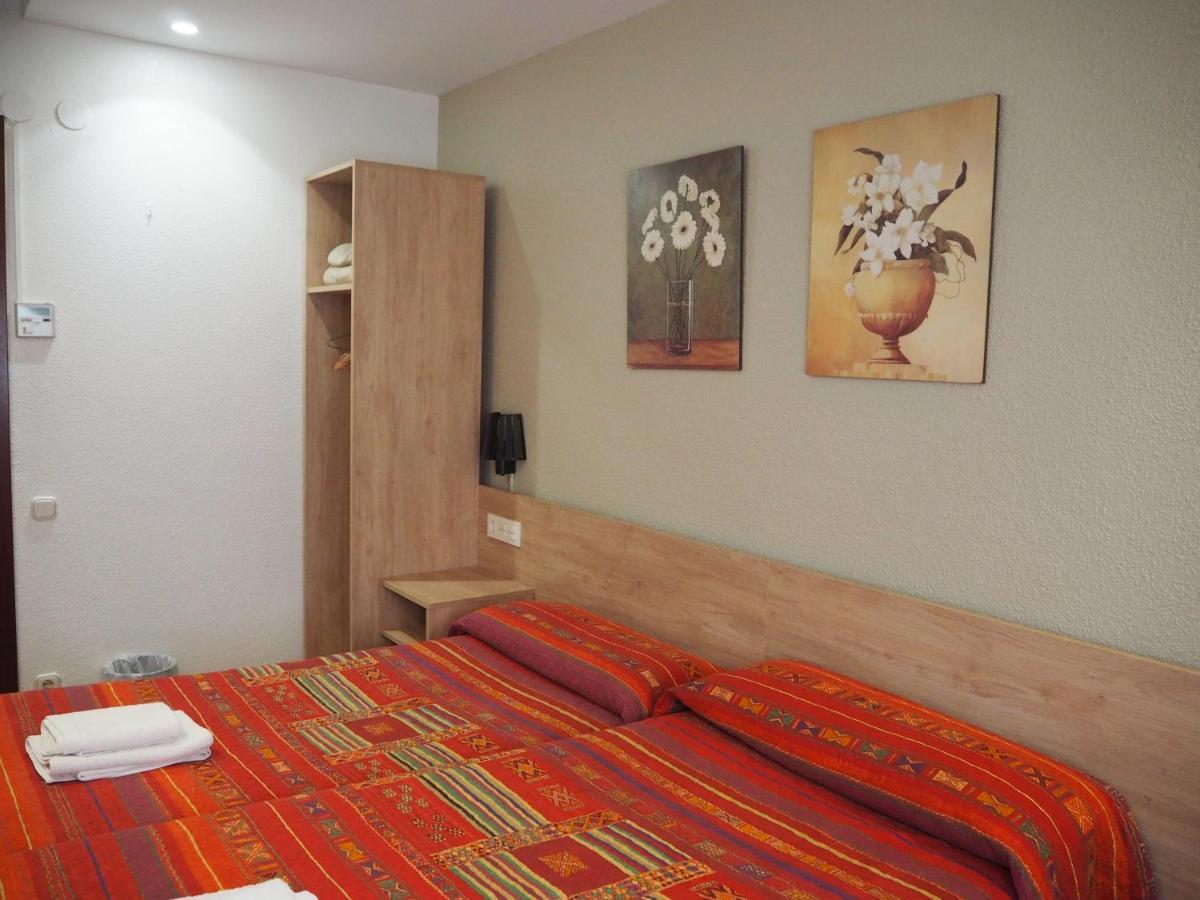 Pension Acella Pamplona Exterior photo